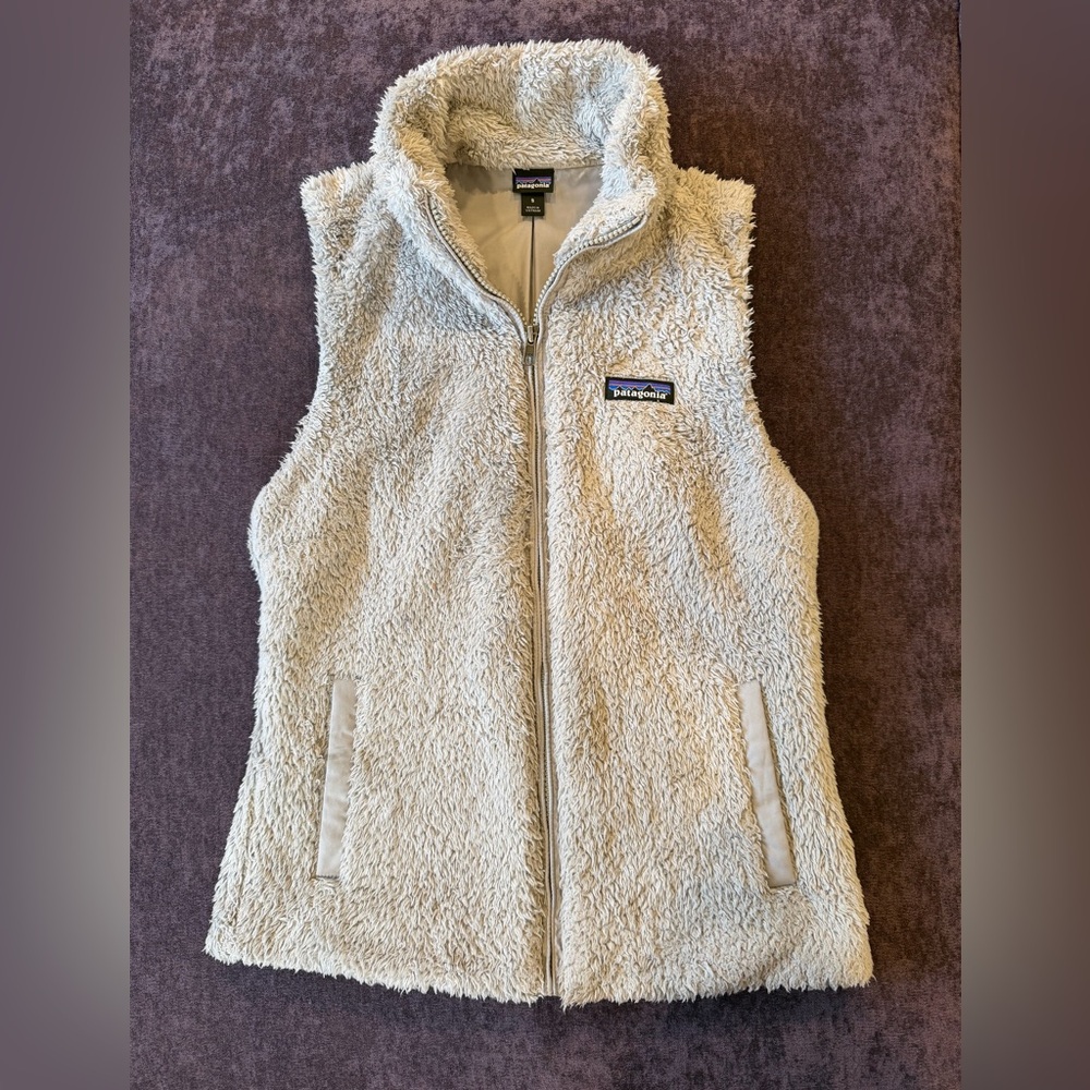 Patagonia Los Gatos light gray fleece fuzzy soft vest XS outdoor hiking gorpcore